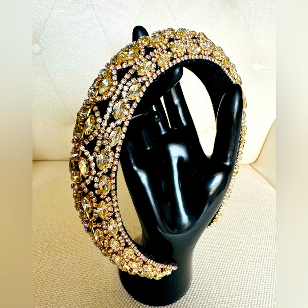 NWOT- Elegant Gold Crystal Headband